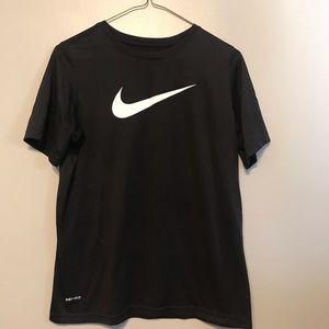 Boys dri fit Nike tee
